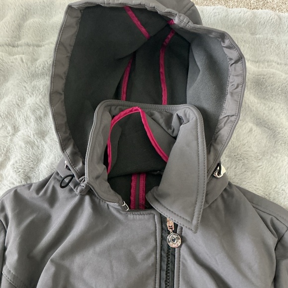 Woman’s Betsy Johnson jacket - Picture 2 of 5